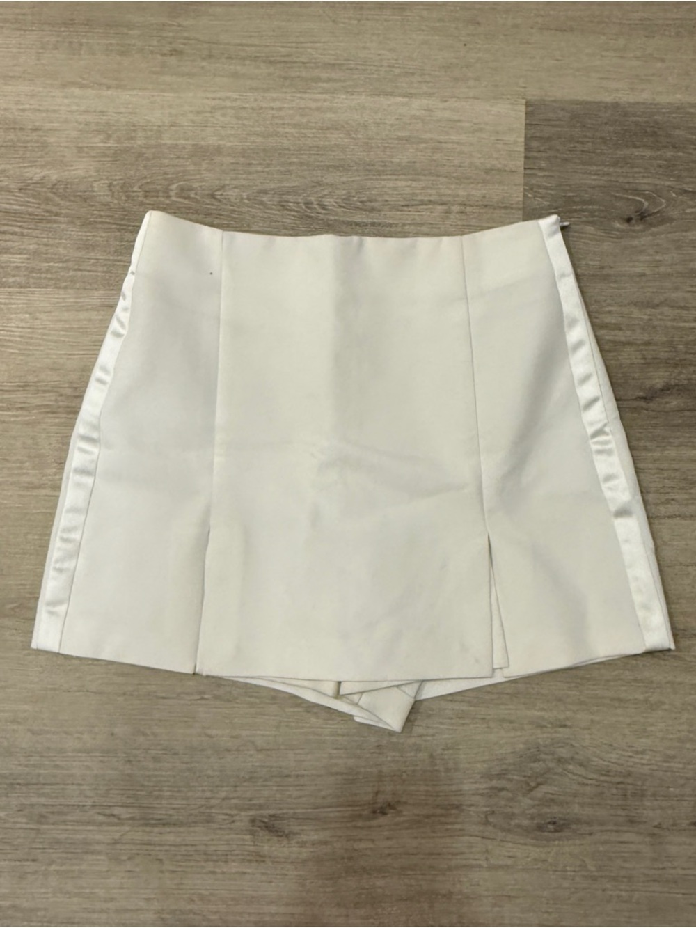 Zara White Women's Skort with Satin Side Panels
